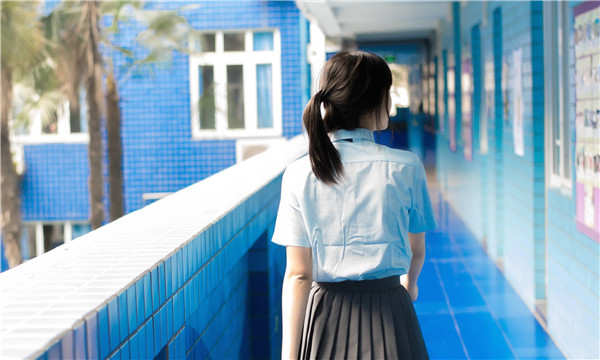 阿荣如何找到一个可以帮助我生孩子的女人？